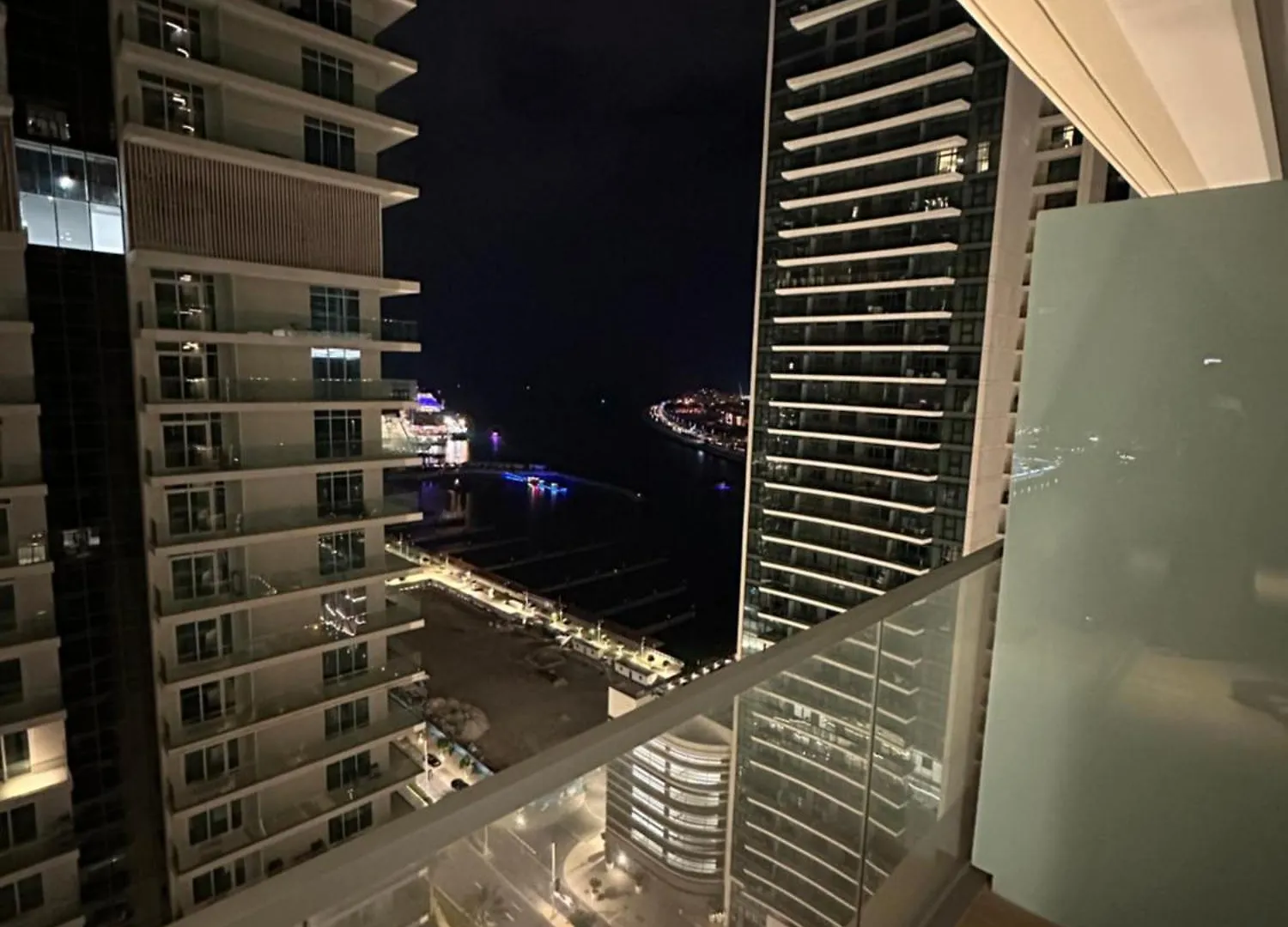 Marina Vista Tower 1 Aparthotel Dubai